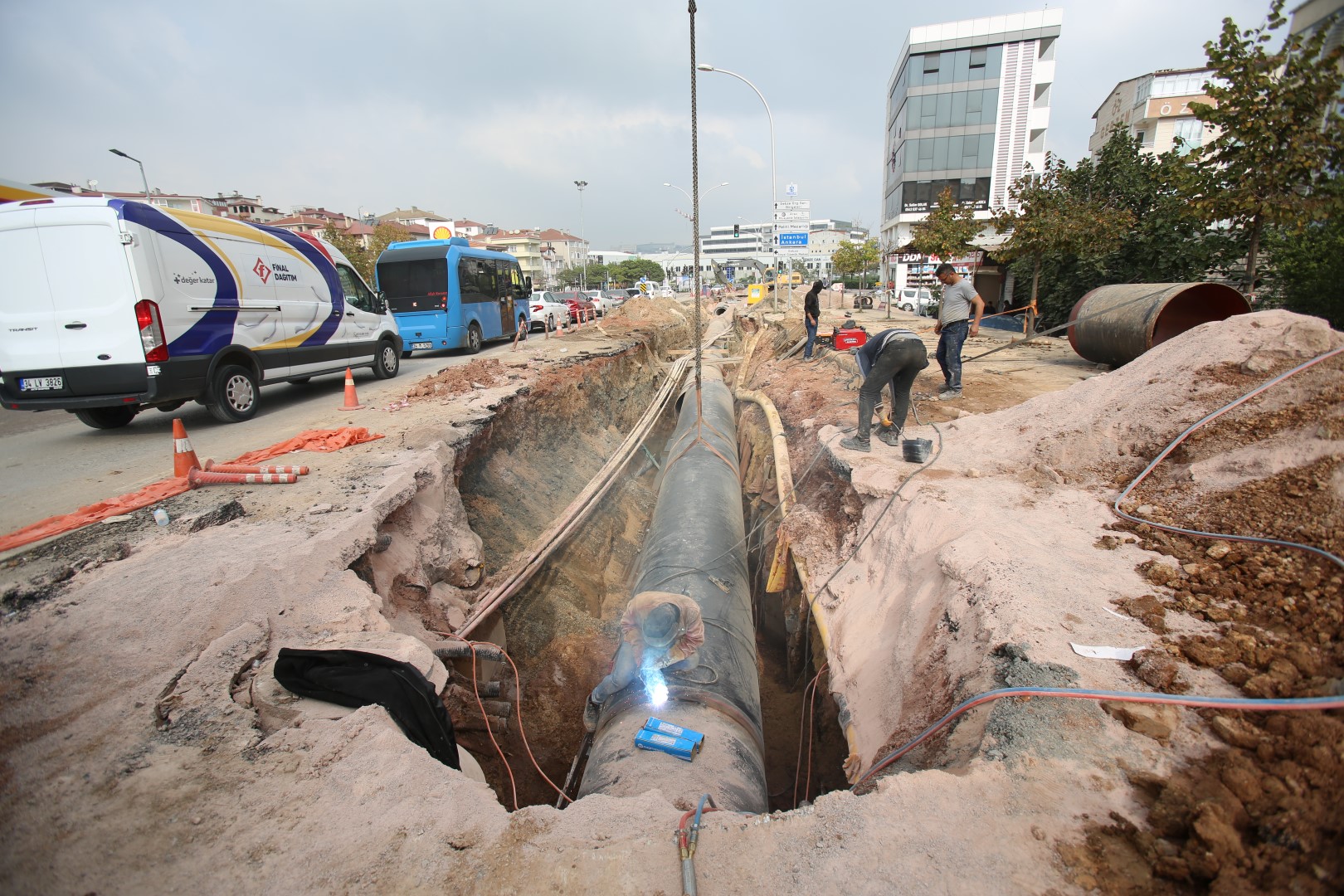 Gebze’de su kesintilerini tarihe gömecek 20 milyonluk projede hummalı çalışma sürüyor