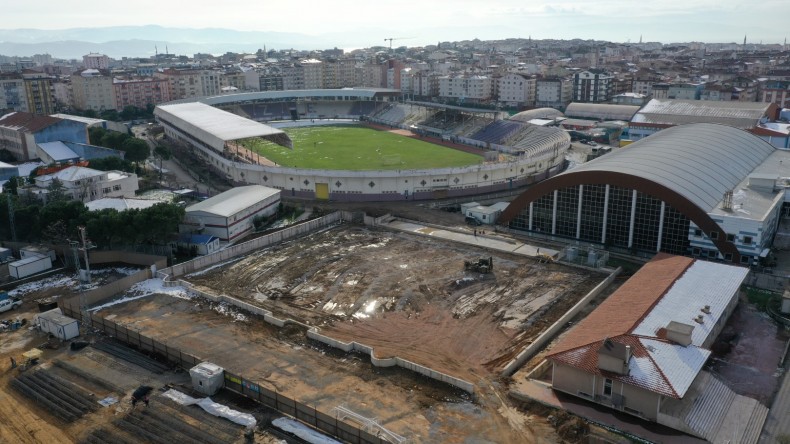Gebze’nin yeni futbol sahası şekillenmeye başladı