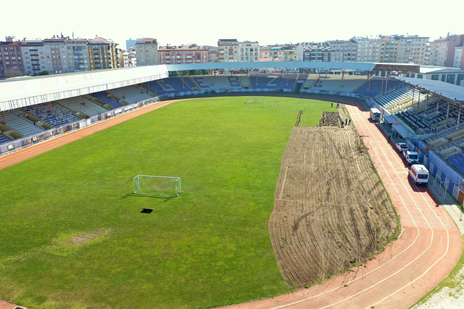 Gebze Stadının çimleri, Doğu Kavşağı’na seriliyor