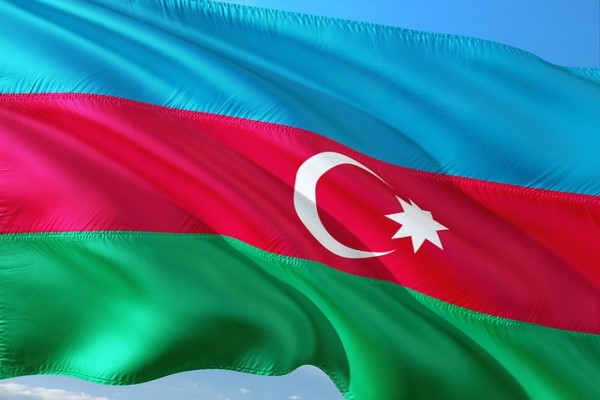Azerbaycan’a bugünden itibaren kimlik kartıyla seyahat mümkün