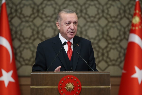 Cumhurbaşkanı Erdoğan,”Tam kapanmaya geçiyoruz!”