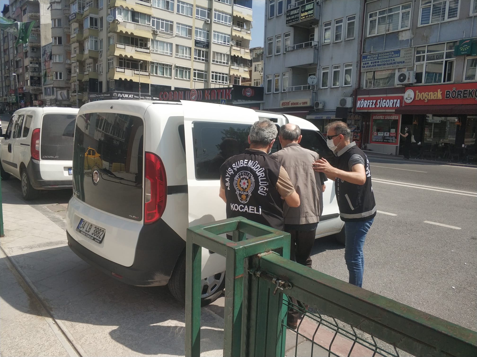 İzmit’te bir vatandaşı yankesicilikle çarpan iki kişi İstanbul’da yakalandı