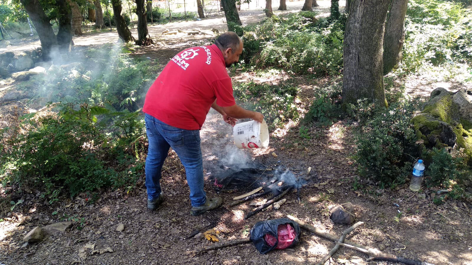  Ateş yakan piknikçiler uyarıldı