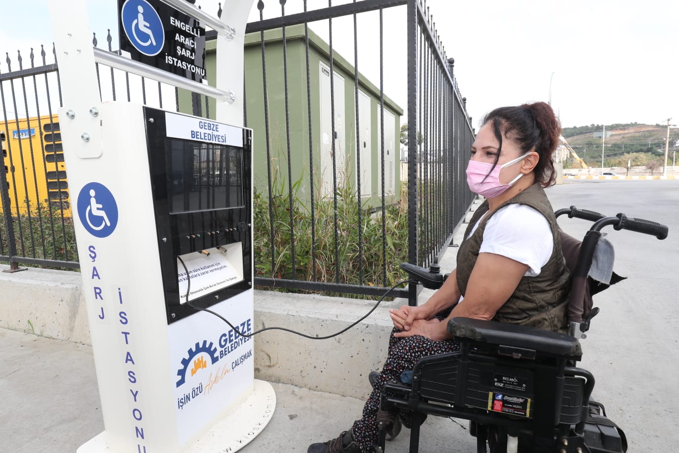 Gebze’de engelli araçları şarj istasyonları yenilendi