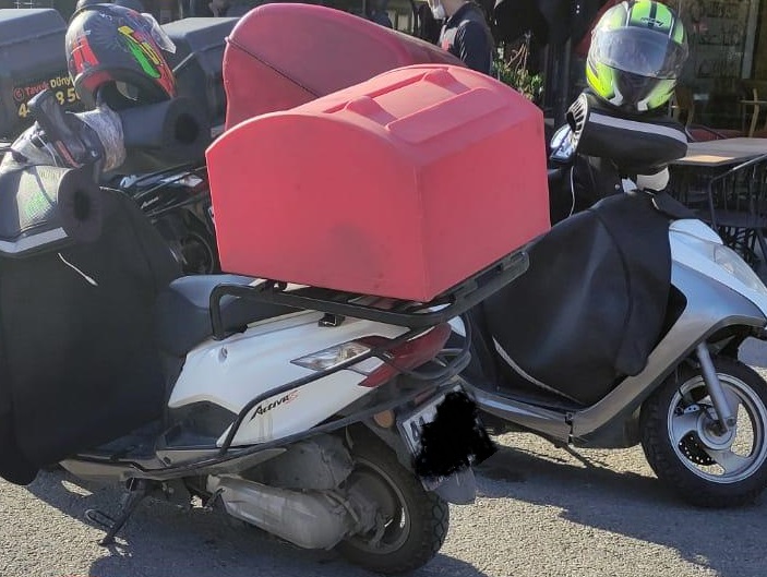 Trafik güvenliğini tehlikeye atan motosikletçilere ceza kesildi