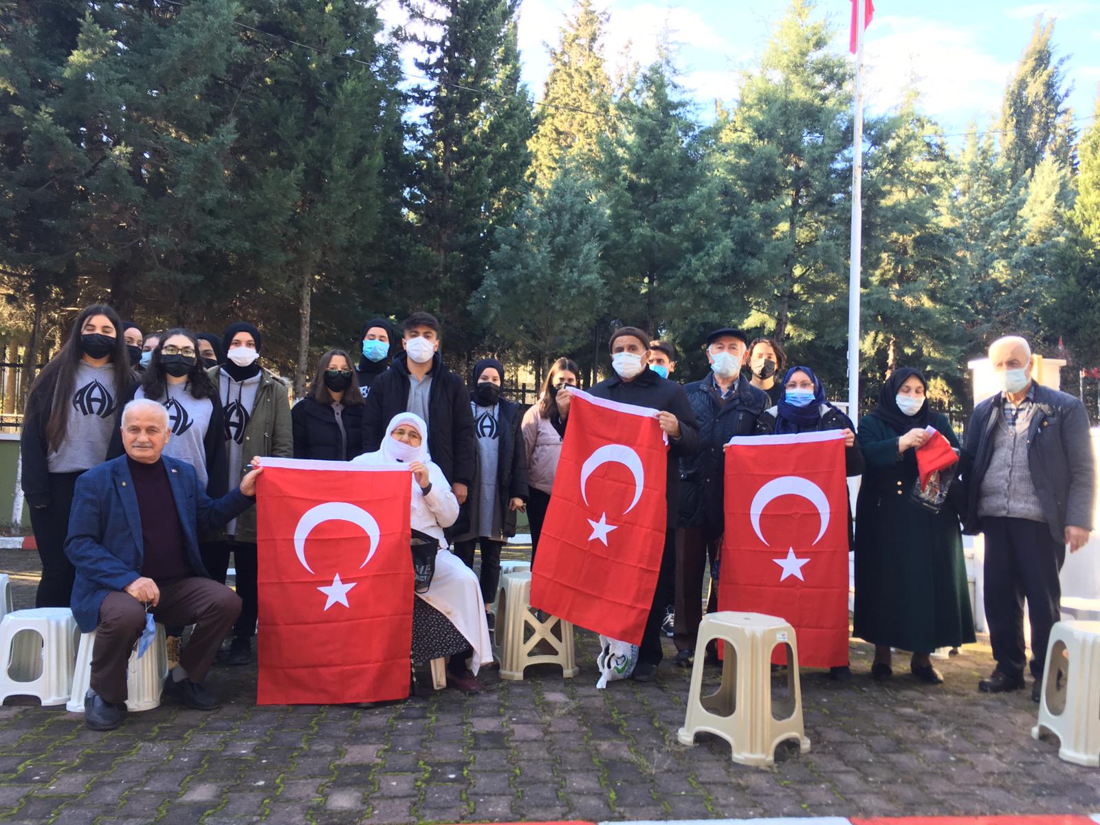 Gebze Anibal Anadolu Lisesi öğrencilerinden şehitlik ziyareti