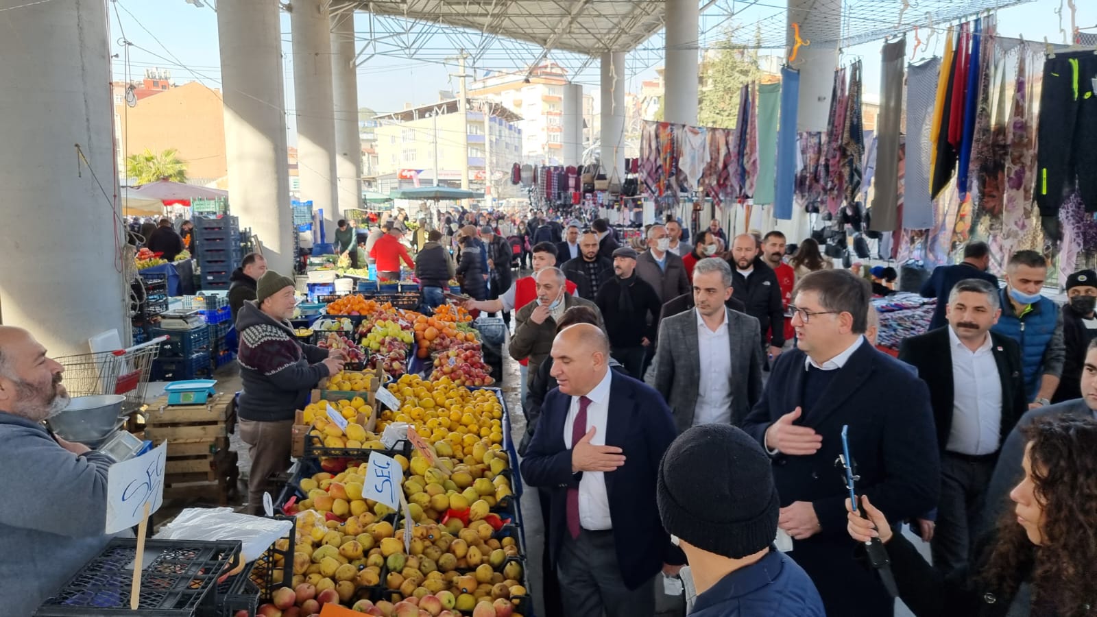 CHP, Adem Yavuz Pazarını dolaştı, vatandaşları ve pazarcıları dinledi