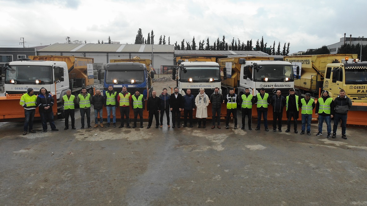 Gebze’de ekipler kar yağışı için  hazır kıta