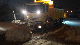 Büyükşehir’in Gebze’de karla mücadelesi  dört koldan