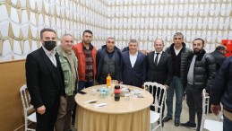 Başkan Şayir, emekliye ayrılan çalışma arkadaşları ile yemekte buluştu 