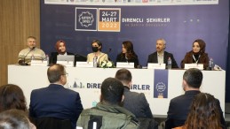 Gecekondudan Akıllı Şehirciliğe uzanan süreç Kartepe Zirvesi’nde mercek altına alındı