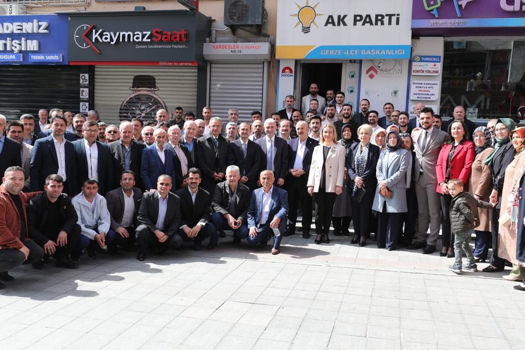 AK Parti’de 12 ilçede 7 milletvekili, 12 belediye başkanlı bayramlaşma