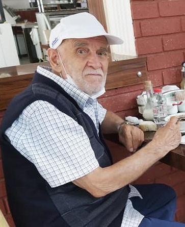 Güzeller mahallesi sakinlerinden Emekli Ziraat Teknikeri Avni Ünal vefat etti