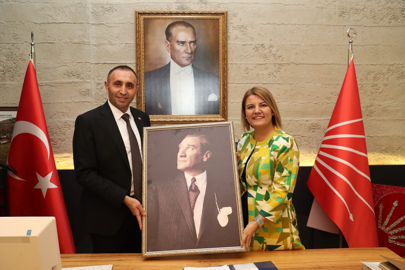 Başkan Hürriyet’ten CHP Çayırova Başkanı Eniş’e hayırlı olsun ziyareti