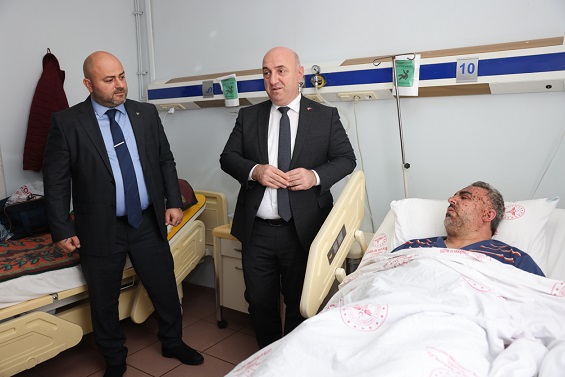 Başkan Bıyık, Taksim’deki patlamada yaralanan Ciroğlu’nu ziyaret etti