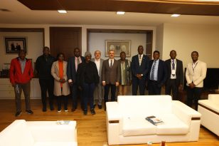 Uganda heyeti Başkan Çiftçi’nin konuğu oldu
