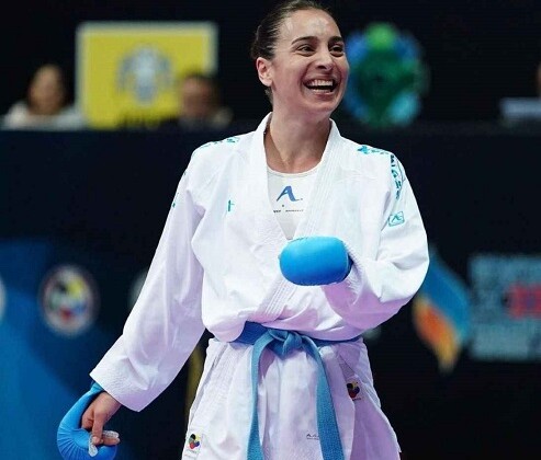 Kağıtsporlu Gülsen, Akdeniz Karate Şampiyonu oldu
